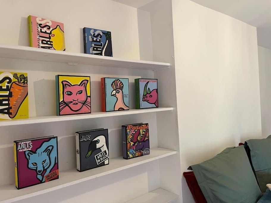 Appartement A Pied Du Centre Avec Place De Parking Arles Bagian luar foto
