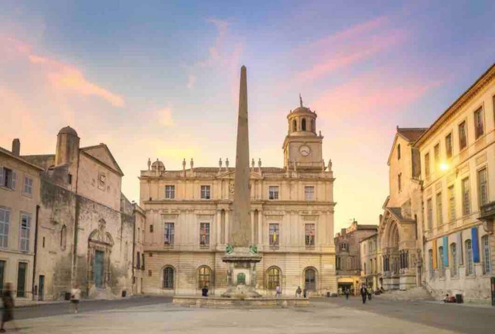 Appartement A Pied Du Centre Avec Place De Parking Arles Bagian luar foto